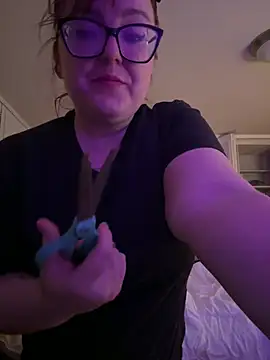 KittyCreamKisses online show from February 6, 3:21 am