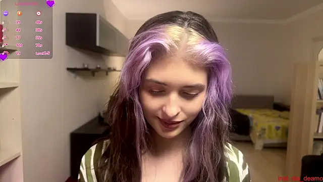 Dia DeAmas online show from April 19, 6:10 pm