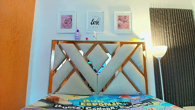 SalomeWilson online show from February 27, 8:08 pm