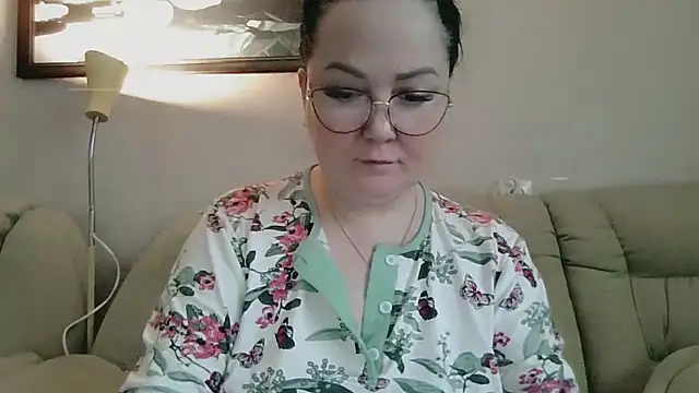 infinity loveliness online show from April 19, 7:30 am