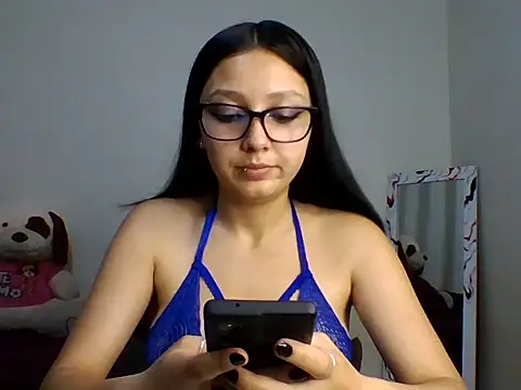 persefxne online show from April 27, 12:30 am