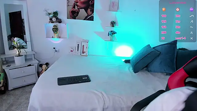 Zury Ramirez online show from February 12, 8:10 pm