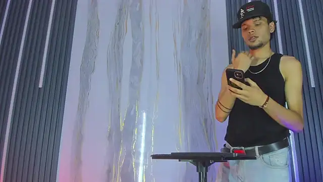 Lucas hot 20 online show from February 20, 6:26 am