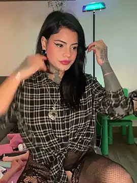 ReynaTatty online show from April 8, 8:27 am