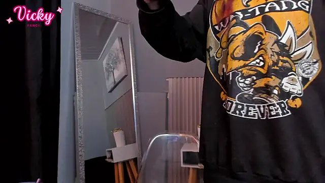 vicky fant4sy online show from February 25, 2:04 pm