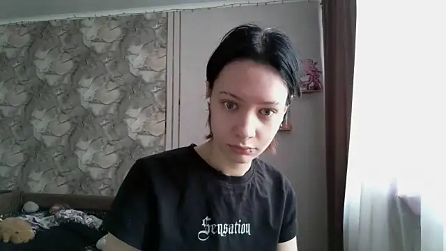 LxayBloom online show from February 9, 8:49 am