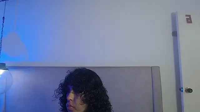 ZoeFox5 online show from March 8, 1:48 pm