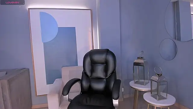 GiannaWatson online show from June 14, 11:21 am