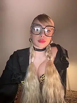 Ginevrafedez online show from February 3, 6:40 am