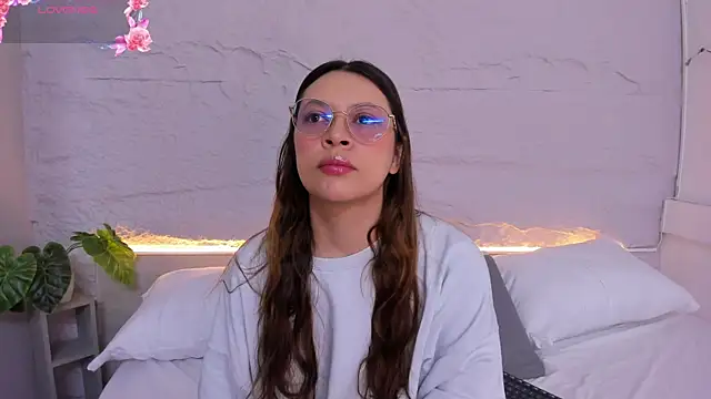 lanna 18  online show from April 13, 11:44 am