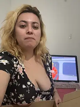 Lililuxx online show from March 8, 2:15 am