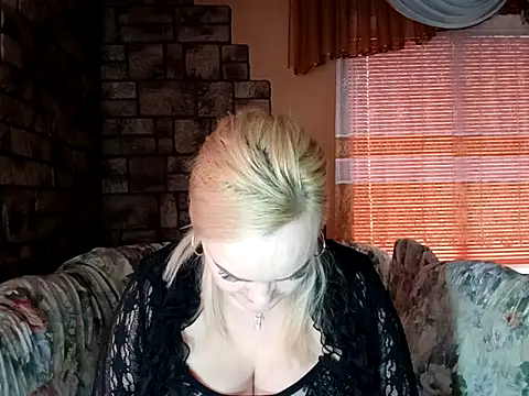 AureliaLove35 online show from February 18, 7:51 am