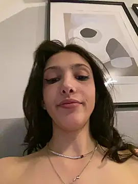 HotKittenx online show from April 19, 6:10 pm