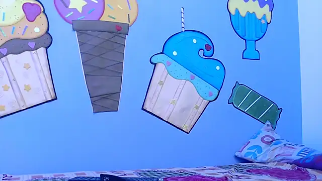 skinnysexzara18 online show from February 12, 1:51 am