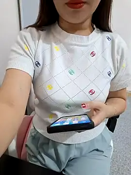 Avelyn-n online show from February 27, 8:14 am