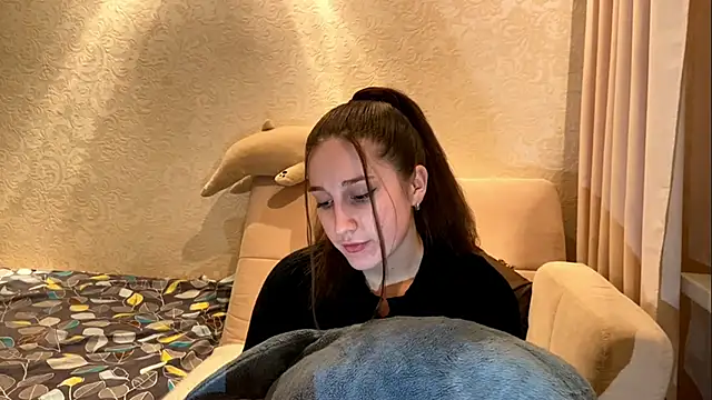 NoisyGreta online show from January 6, 2:21 pm