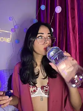 Iam Lyan  online show from February 14, 10:34 pm