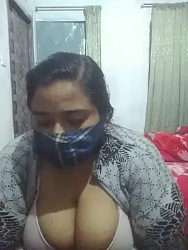 momo loves online show from February 13, 7:15 pm