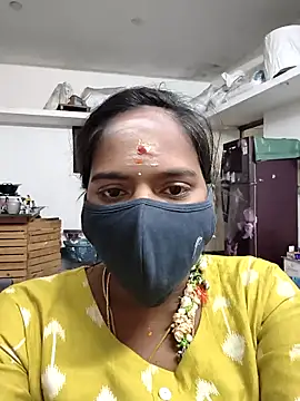 Tamil Hot Divya online show from February 15, 10:42 pm