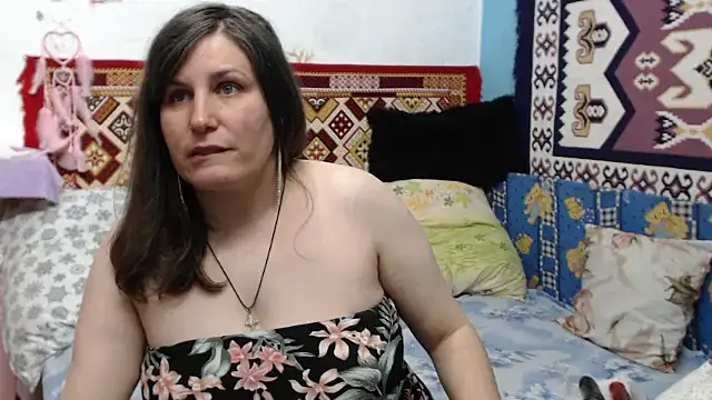 Adelinemilf online show from April 4, 1:54 pm