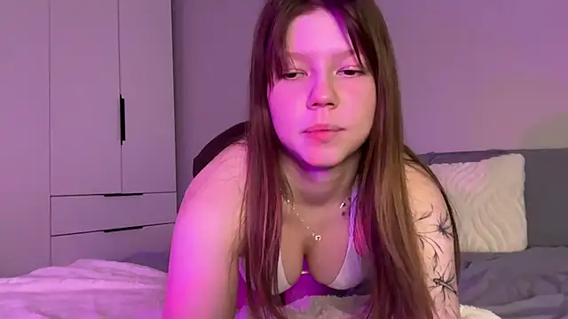 karalinhks online show from March 3, 7:31 pm