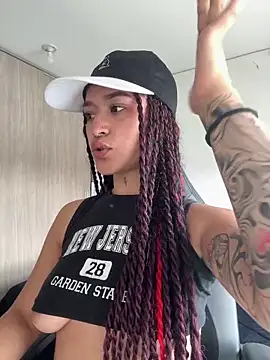 crystal dlun online show from March 11, 7:38 pm