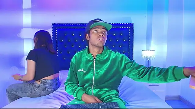 Cristal and luke online show from April 11, 3:34 am