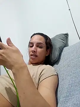 ofjuliaa online show from April 19, 12:54 am