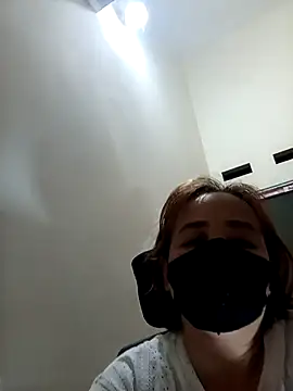 Lyna sexy24 online show from March 30, 10:09 pm