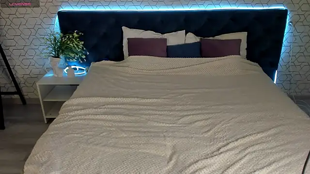 desiree doll online show from March 2, 1:27 am