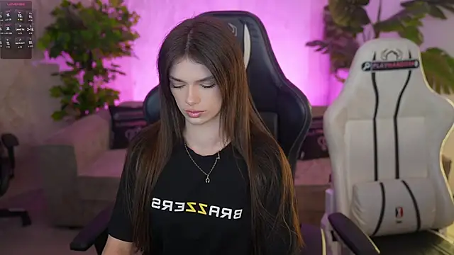 Mila Rose054 online show from March 25, 3:59 pm