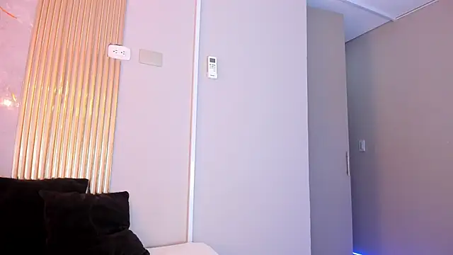 AlanaBlair  online show from February 2, 7:35 pm