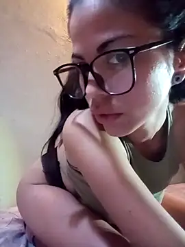 Chiquitoperopeligroso4 online show from April 16, 4:46 am