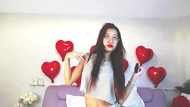 ChloeRosen online show from February 7, 8:13 pm