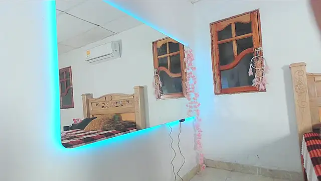 bratz glloe online show from March 12, 3:53 am