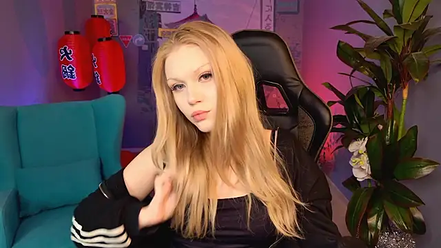 ChloeWhite online show from January 15, 2:34 pm