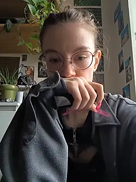 Shy Bamby online show from June 17, 3:35 pm
