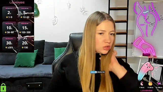 LovelyyLola online show from January 16, 2:57 pm