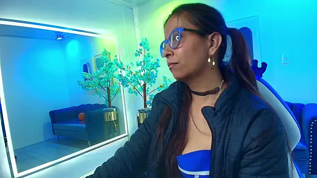 Amber  rouge online show from February 4, 6:49 am