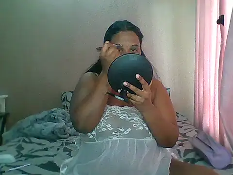 IndianMamixx online show from June 17, 9:32 am