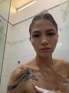 EmmaJhoons online show from February 13, 1:35 pm