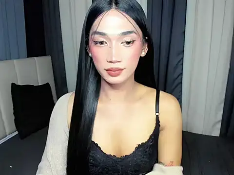 FyangFoxx online show from April 10, 6:58 pm