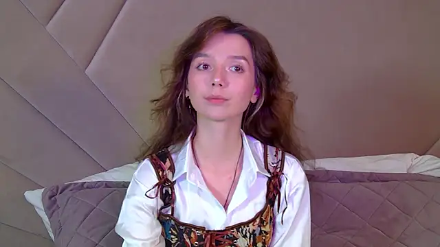 VanessaVienne online show from April 17, 4:31 pm