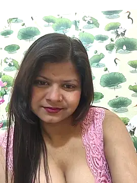 Attractive Queen  online show from February 17, 4:45 am