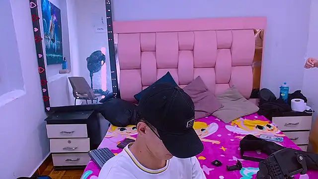 Sophi and Jack online show from March 10, 11:20 pm