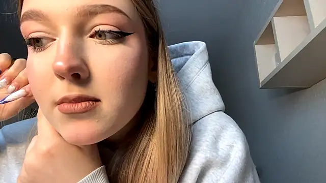 JammieMickiewicz online show from January 12, 7:57 am