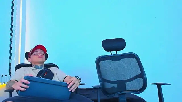 Thomas-Wil online show from January 11, 7:52 pm