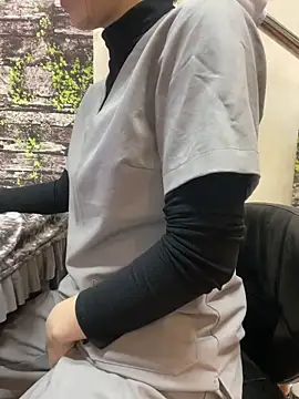 Bee bee1 online show from February 4, 7:33 am