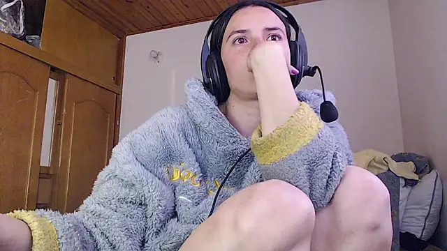 Shanel Lozano online show from March 11, 8:44 pm