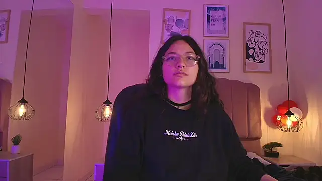 Hanabie  online show from April 17, 3:19 am